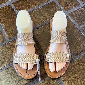 🛍 6 for $35 • NWT Universal Thread Elizabeth Woven Double Strap Slide On Sandal